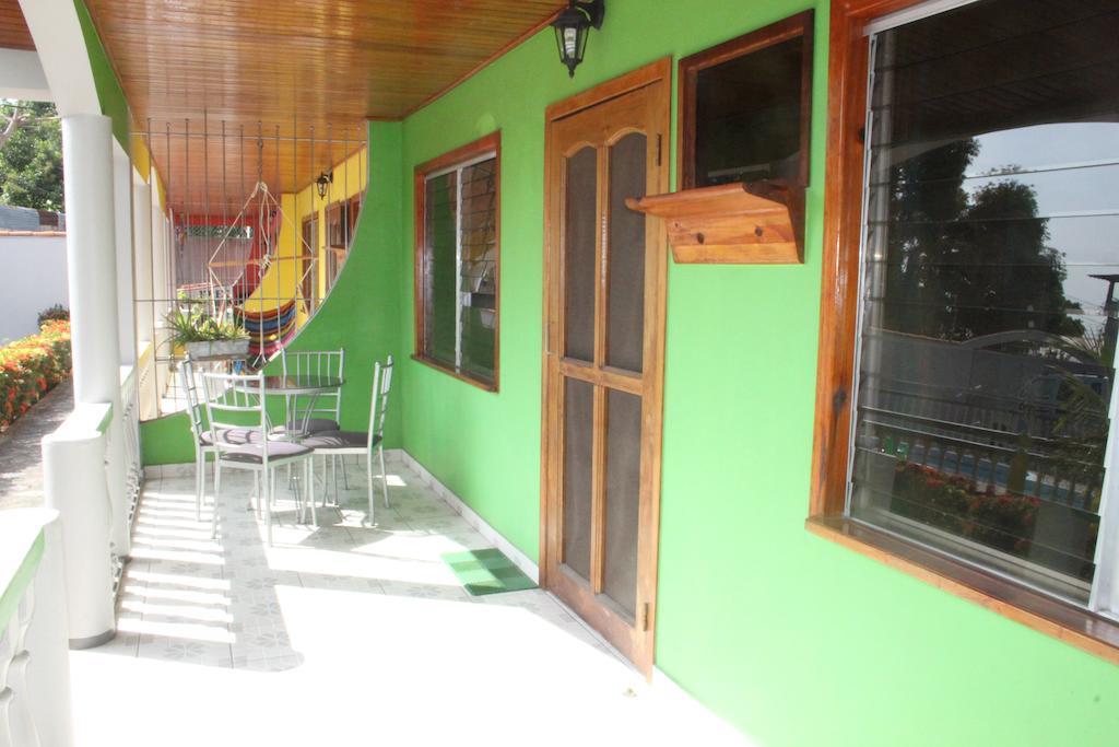 Rainbow Village La Ceiba Quarto foto
